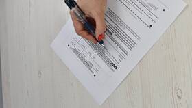 Почему нельзя заполнять документы черной ручкой в Улыбка Радуги
